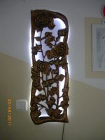 Płaskorzeźba podświetlana taśmą LED 2 Pracownia rzeźby w drewnie Piotr Maciejewski
